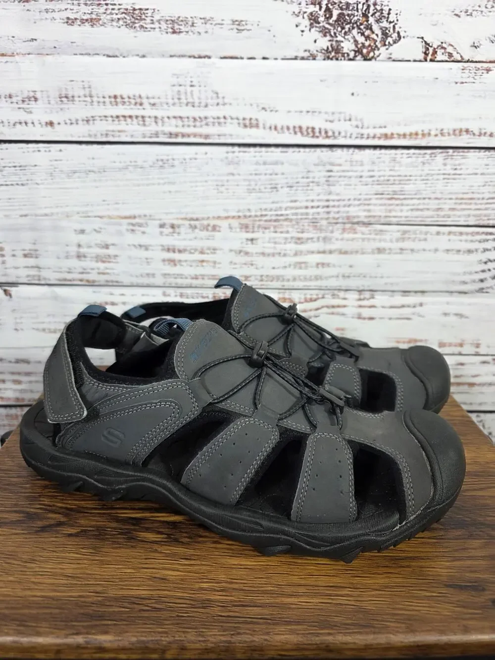 Sketchers Men's Telmon-Out River Outdoor Sandal size 11